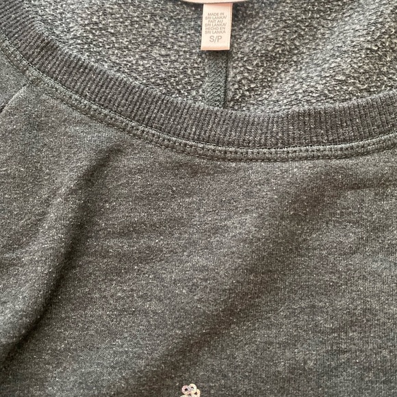 Victoria’s Secret Sz Small Gray Sweater Sequins Logo Slouchy Y2K Glam EUC - Picture 7 of 10